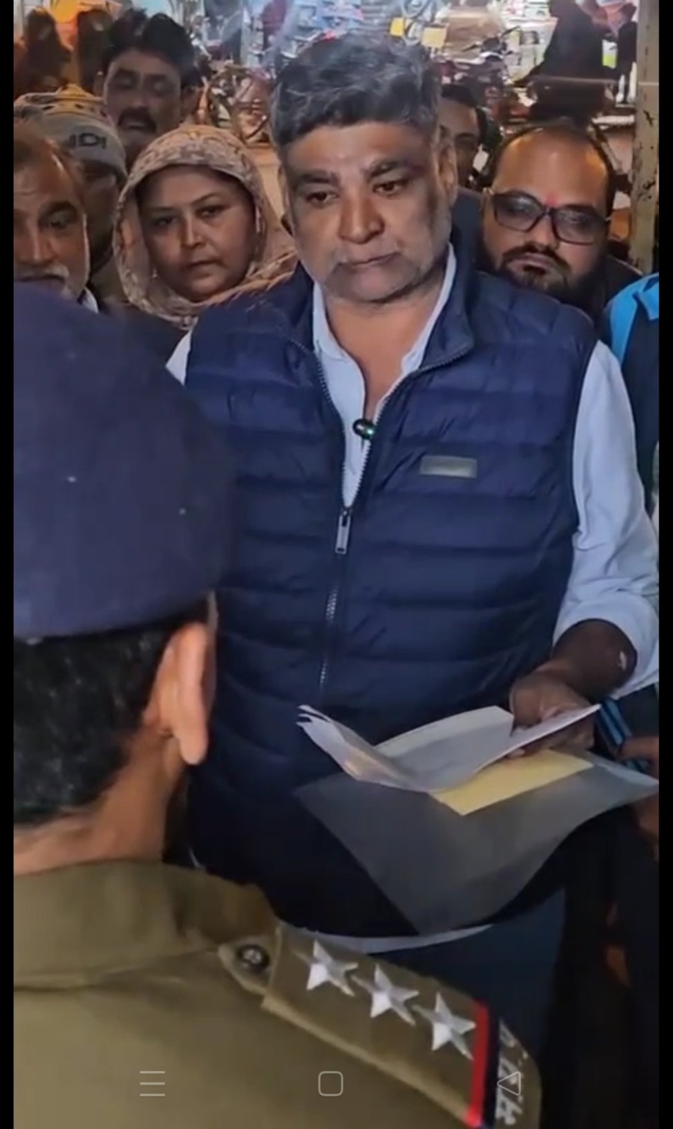 रमेश विधूड़ी पर एफआईआर कराने की मांग को लेकर कांग्रेस नेता मनोज शुक्ला के नेतृत्व में छोला थाने का किया गया घेराव | New India Times