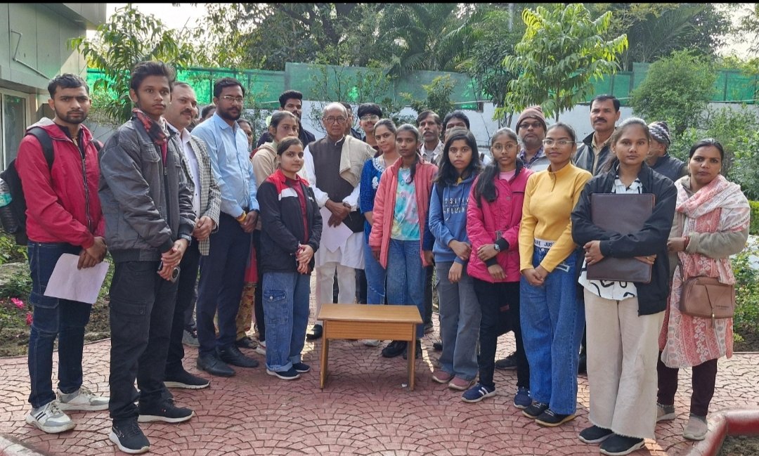 नर्सिंग के छात्रों के साथ हो रहे अन्याय पर पूर्व मुख्यमंत्री दिग्विजय सिंह ने जताई कड़ी आपत्ति | New India Times