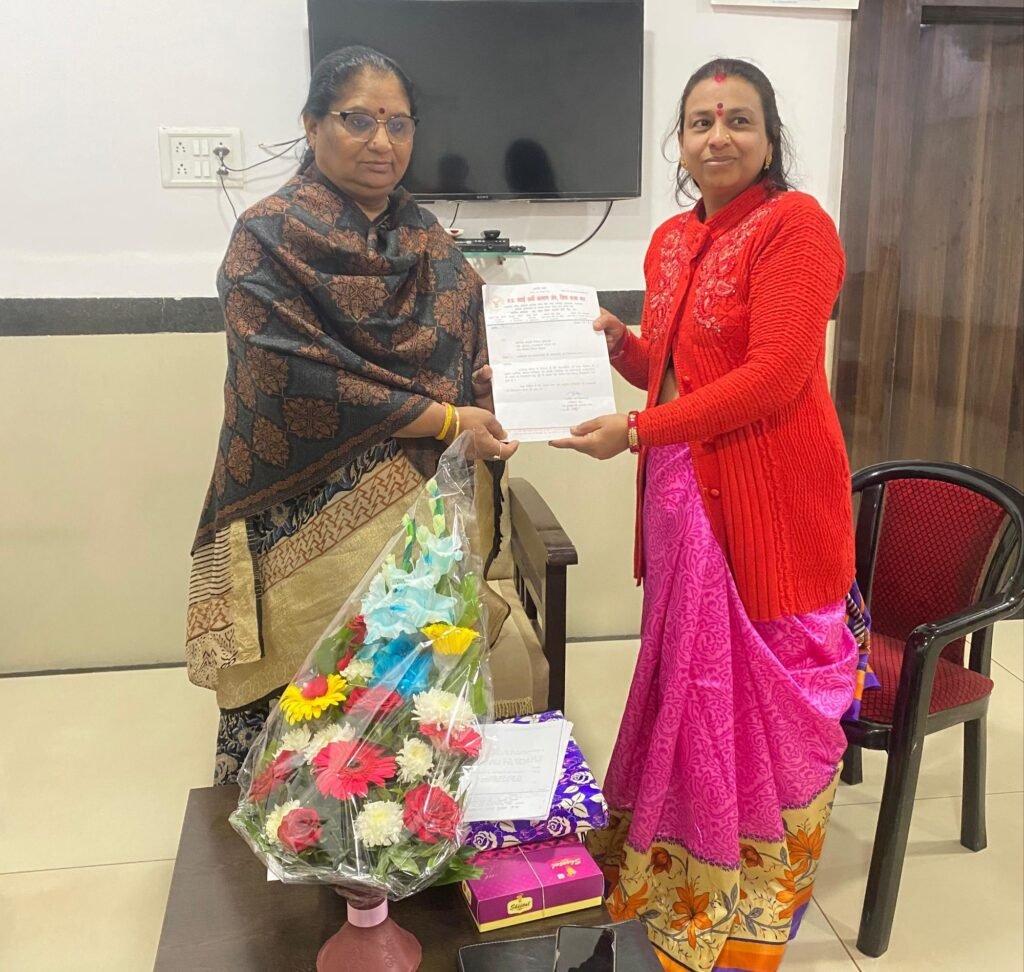 पर्यवेक्षक एवं कार्यकर्ताओं द्वारा महिला एवं बाल विकास मंत्री भूरिया को दिया ज्ञापन | New India Times