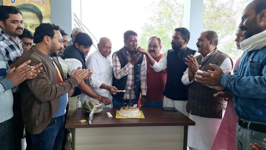 पांढुरना विधानसभा क्षेत्र के लोकप्रिय विधायक श्री नीलेश उईके जी का मनाया 37वां जन्मदिन | New India Times