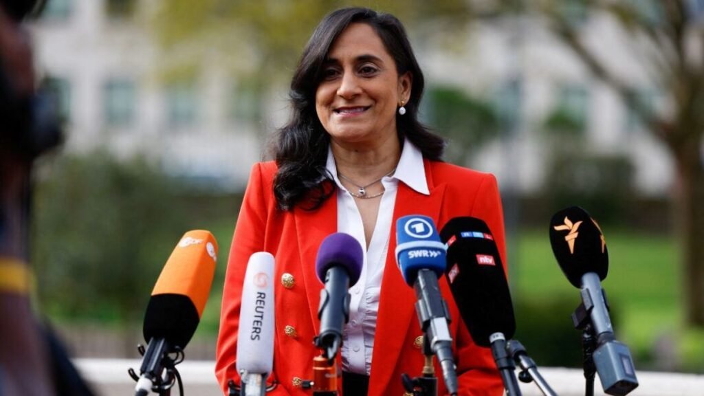 अनीता आनंद हो सकती हैं कनाडा की पहली भारतीय मूल की प्रधानमंत्री | New India Times