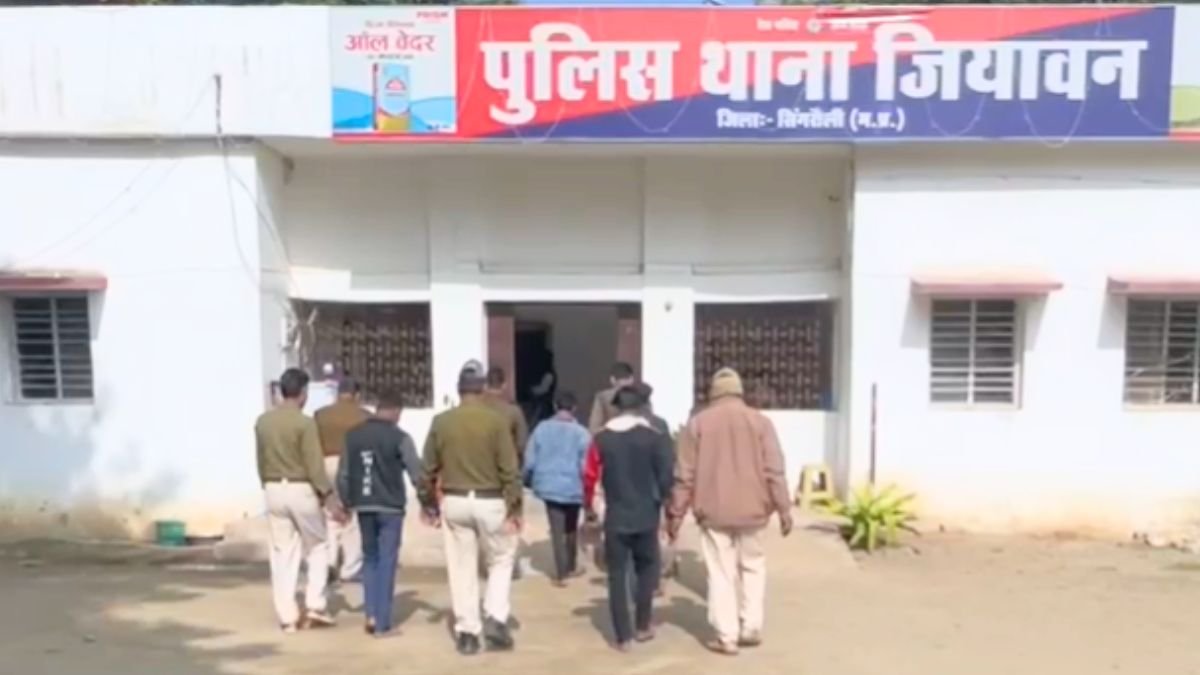 मेले से लौट रही युवती से गैंगरेप, आरोपियों ने दोस्त के साथ भी की मारपीट | New India Times