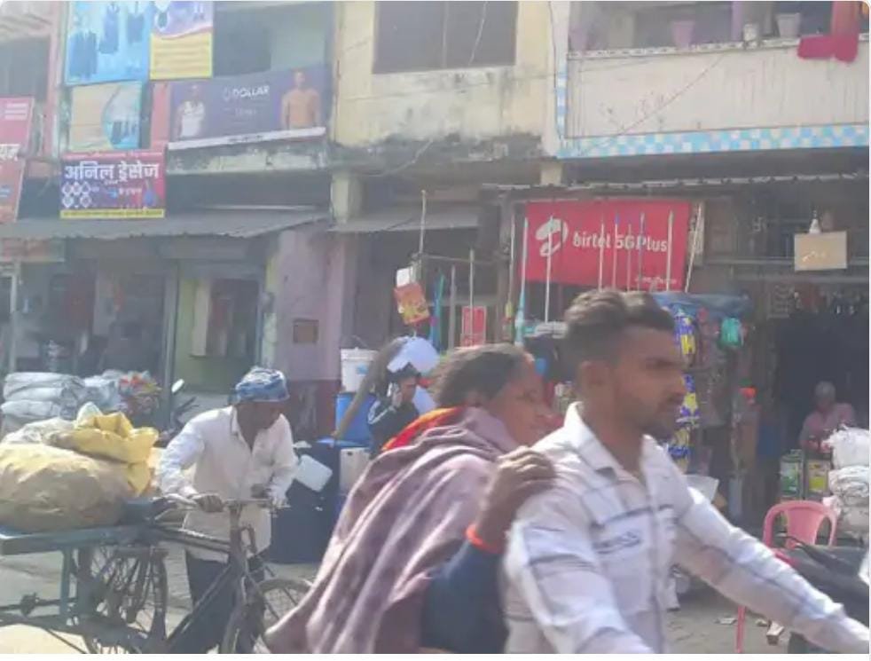 सिद्धार्थनगर के इटवा में जिलाधिकारी द्वारा निर्धारित साप्ताहिक बंदी का आदेश पूरी तरह से हुआ विफल साबित 1 सिद्धार्थनगर के इटवा में जिलाधिकारी द्वारा निर्धारित साप्ताहिक बंदी का आदेश पूरी तरह से हुआ विफल साबित | New India Times