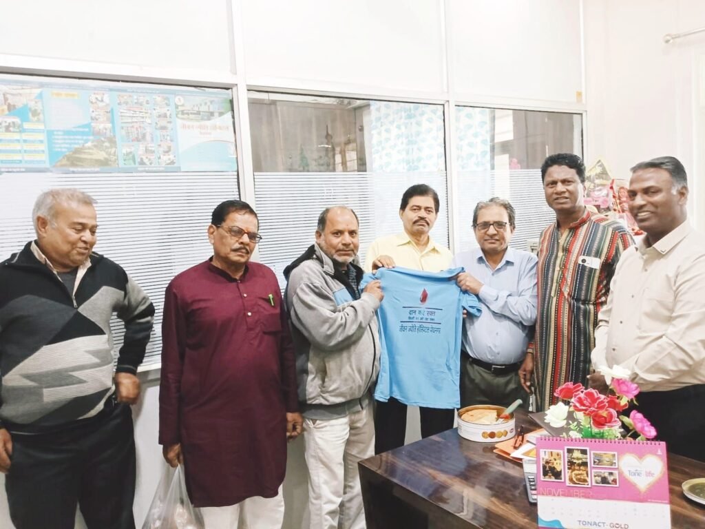 रोटरी किंग मेघनगर के समाज सेवी भरत भाई मिस्त्री का जन्मदिन रोटरी सदस्यों ने मनाया अलग अंदाज में, पड़ोसी ने पड़ोसी धर्म निभाते हुए किया रक्तदान | New India Times