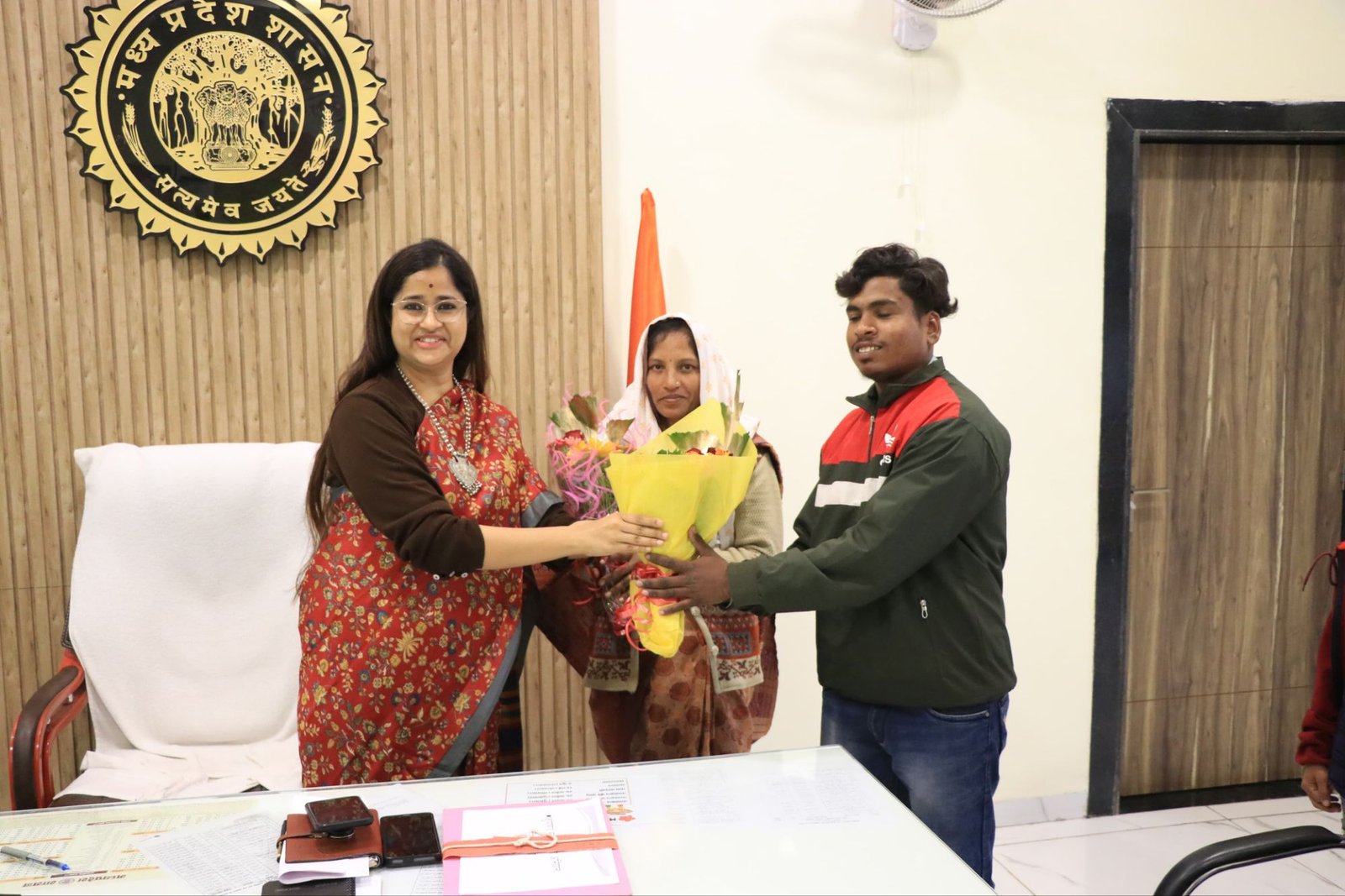 नववर्ष के अवसर पर कलेक्टर द्वारा दिये गये अनुकम्पा नियुक्ति पत्र | New India Times