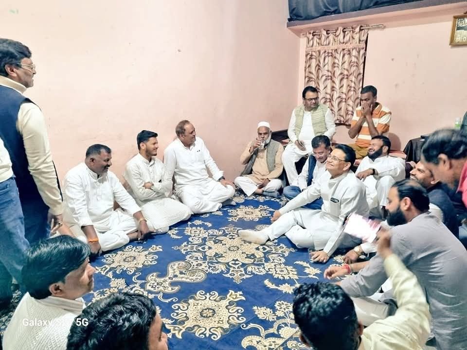 पूर्व केंद्रीय मंत्री एवं पूर्व प्रदेश कांग्रेस अध्यक्ष अरुण यादव ने एडवोकेट उबैद शेख के निवास पहुंचकर उन्हें दी बधाई | New India Times