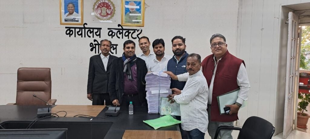 सीएम हेल्पलाइन पर प्राप्त शिकायतों का समयबद्ध निराकरण सुनिश्चित करें: कलेक्टर कौशलेंद्र विक्रम सिंह | New India Times