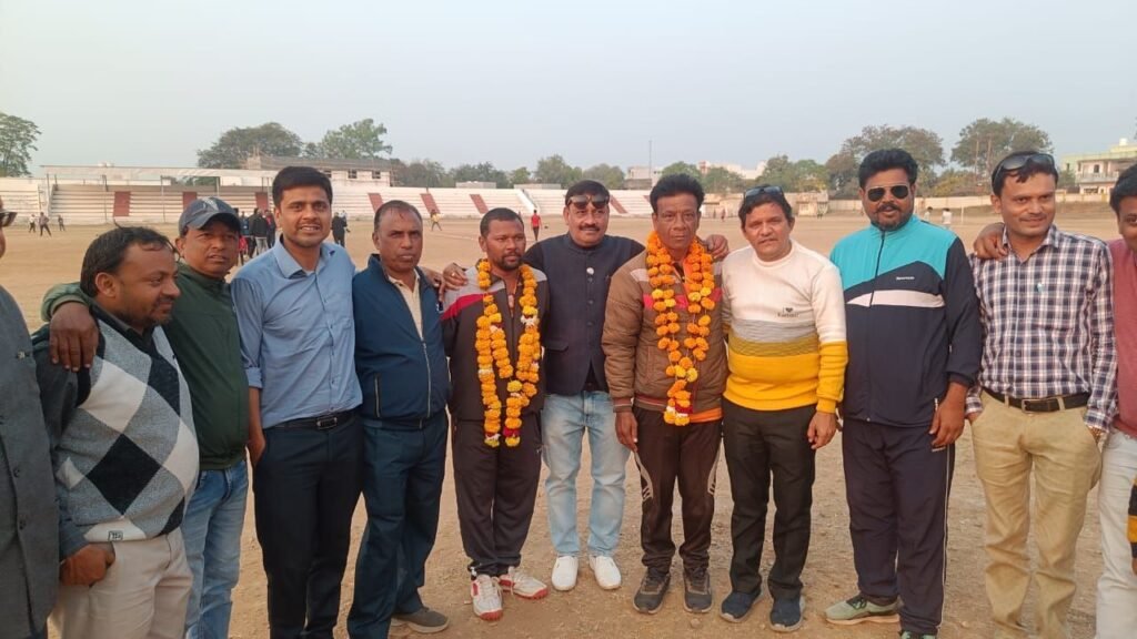 जिले के पत्रकारों की पहली क्रिकेट मैच स्पर्धा का हुआ समापन, फाइनल मैच में पेटलावाद ने थांदला को 8 रनों से हराया 3 जिले के पत्रकारों की पहली क्रिकेट मैच स्पर्धा का हुआ समापन, फाइनल मैच में पेटलावाद ने थांदला को 8 रनों से हराया | New India Times