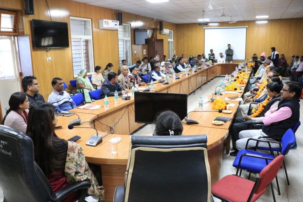 सेवानिवृत कर्मचारियों का सम्मान सह विदाई समारोह का आयोजन 3 सेवानिवृत कर्मचारियों का सम्मान सह विदाई समारोह का आयोजन | New India Times