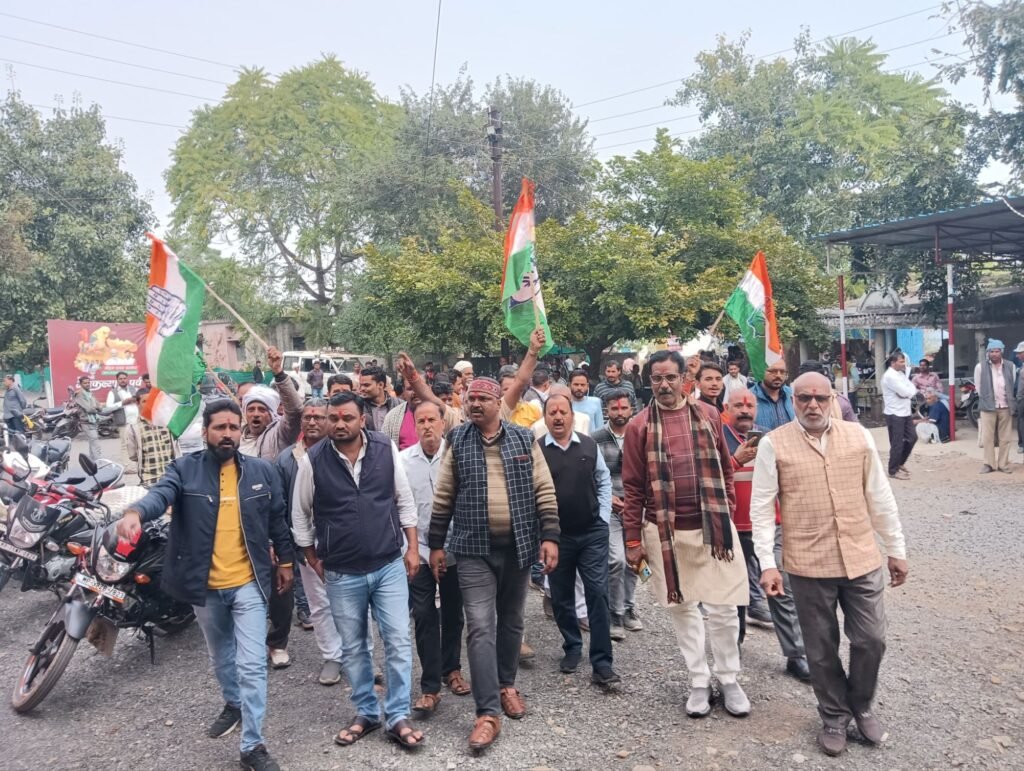 केसली को नगर पंचायत बनाने और क्षेत्र की विभिन्न समस्याओं को लेकर कांग्रेस ने पूर्व मंत्री हर्ष यादव के नेतृत्व में राज्यपाल के नाम तहसीलदार को सौंपा गया ज्ञापन | New India Times