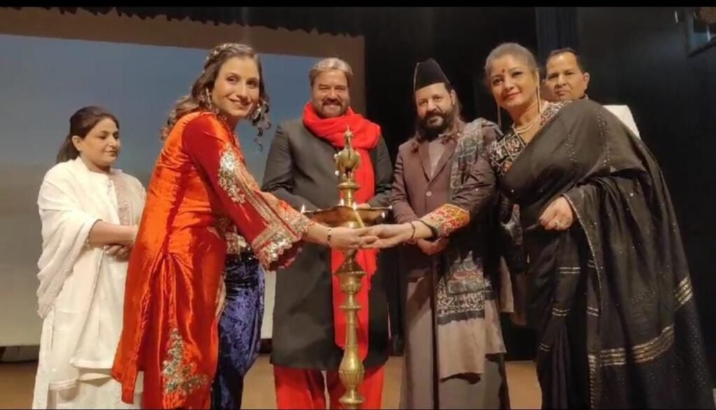 शेड्स ऑफ़ इंडिया मैगजीन के दसवें संस्करण का हुआ शानदार विमोचन | New India Times