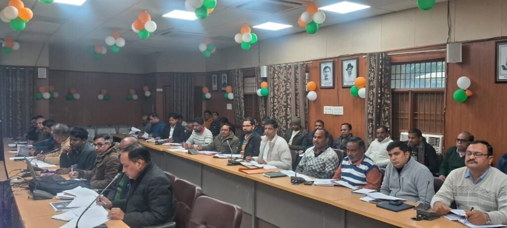 जिलाधिकारी डा0 राजागणपति आर0 की अध्यक्षता में विकास विभाग एवं ग्राम्य विकास विभाग के कार्यों की समीक्षा बैठक कलेक्ट्रेट सभागार में हुआ सम्पन्न | New India Times