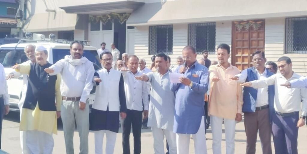 राष्ट्रपिता महात्मा गांधी जी की पुण्यतिथि एवं स्वतंत्रता संग्राम के वीर शहीदों की पुण्यतिथि पर मौन धारण | New India Times