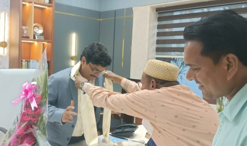 राष्ट्रीय पत्रकार मोर्चा ने नवागत कलेक्टर हर्ष सिंह का पदभार संभालने पर किया स्वागत, जनहित से जुड़ी समस्याओं से करवाया अवगत 1 राष्ट्रीय पत्रकार मोर्चा ने नवागत कलेक्टर हर्ष सिंह का पदभार संभालने पर किया स्वागत, जनहित से जुड़ी समस्याओं से करवाया अवगत | New India Times