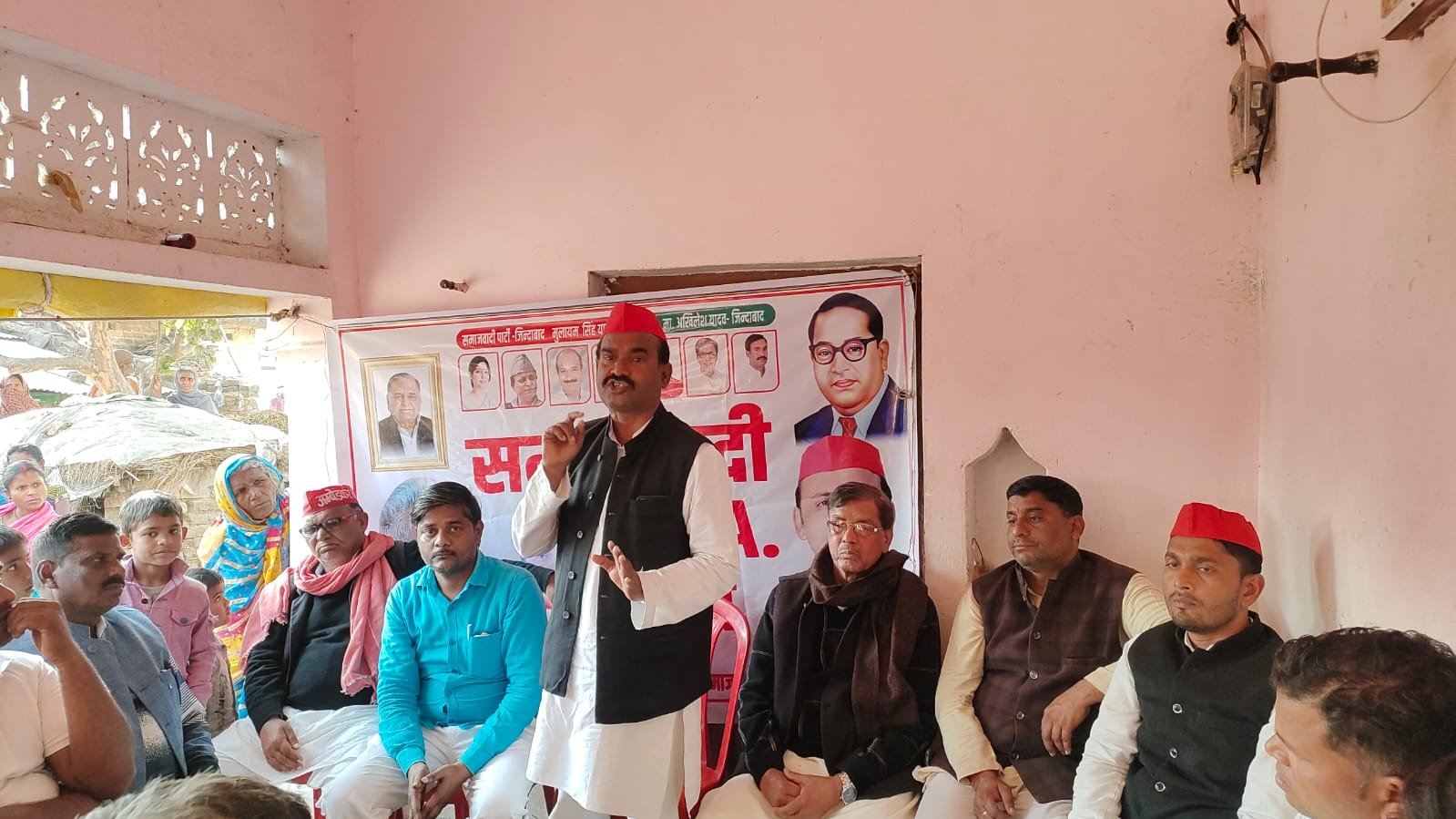 विधानसभा क्षेत्र इटवा के पुरैना में समाजवादी पीडीए चर्चा कार्यक्रम का किया गया आयोजन | New India Times