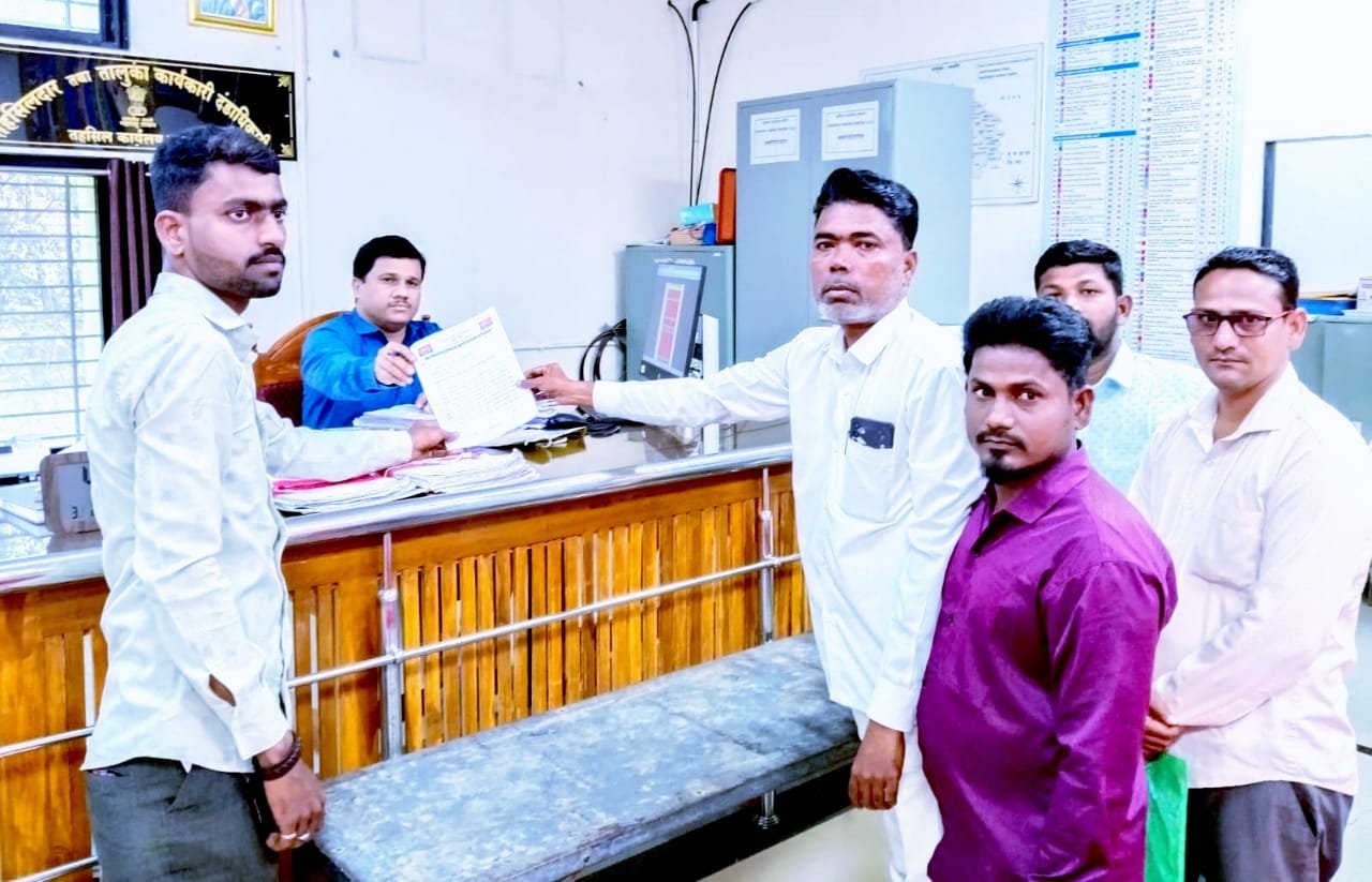 आपले सरकार बनाम समाजवादि, प्रशासन को बोलना पड़ा अब करेंगे मॉनिटरिंग | New India Times