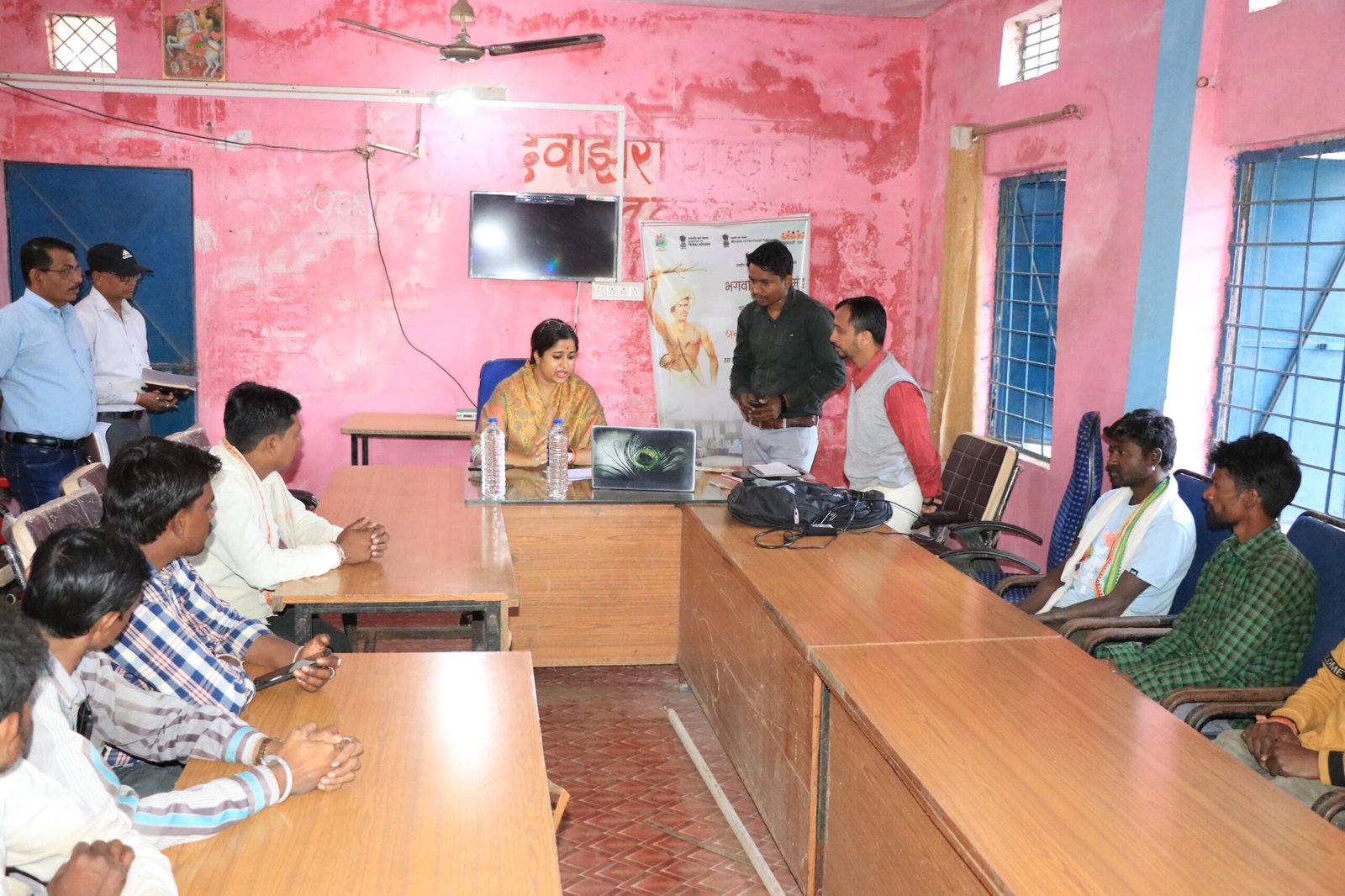 कलेक्टर ने देवझिरी ग्राम पंचायत में फॉर्मर रजिस्ट्री कैम्प का किया आकस्मिक निरीक्षण, देवझिरी महादेव मंदिर के दर्शन कर घाटों के चौड़ीकरण का प्रस्ताव बनाये जाने हेतु किया निर्देशित | New India Times