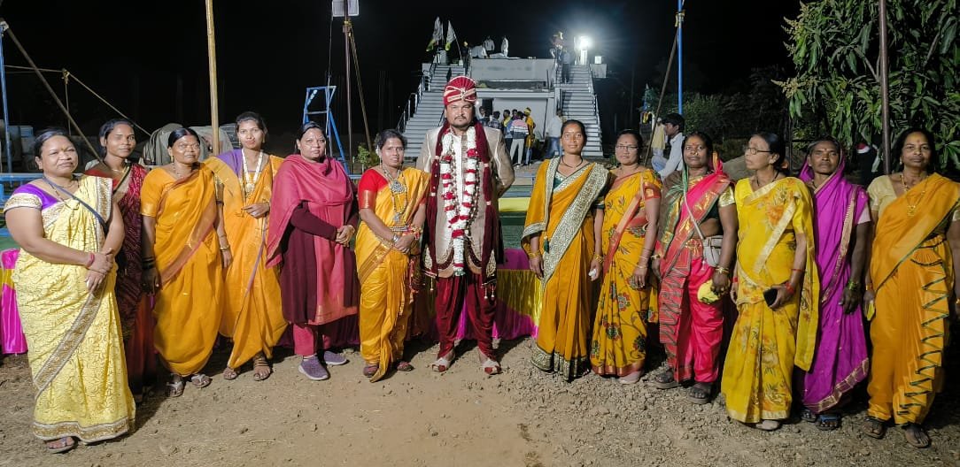 जनजाति आदिवासी समाज के बड़ा देव पारी कुपार लिंगो संगीत गुरु हीरा सुका की हुई मूर्ति स्थापना | New India Times