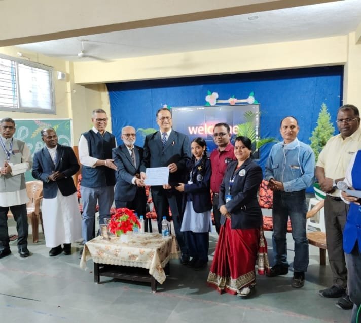 सेंट अर्नाल्ड अंग्रेजी मध्यम स्कूल में हिंदी चेतना हेतु अभि व्यक्ति का अनूठा आयोजन, हिन्दी की शिक्षिका रेशमा जेम्स पॉल का किया गया सम्मान | New India Times