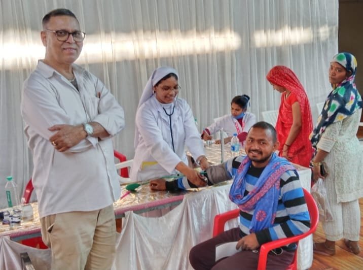 महावीर भवन समाज सेवी संथारा साधक हसमुखलाल वागरेचा की स्मृति में निःशुल्क जांच शिविर में 675 मरीजों ने लिया जांच लाभ, विशाल निःशुल्क स्वास्थ्य शिविर 16 फरवरी रविवार को महावीर भवन में | New India Times