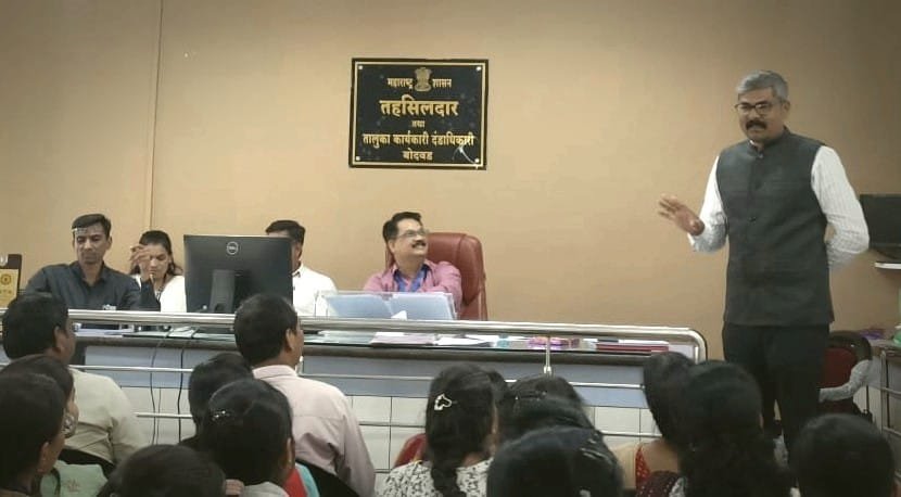 Mission 100 Day's : कार्यशाला संगोष्ठी में उड़े हंसी के फव्वारे "क्या हम लोग वर्तमान में जीते हैं"? :&nbsp; जे डी बंगाले | New India Times