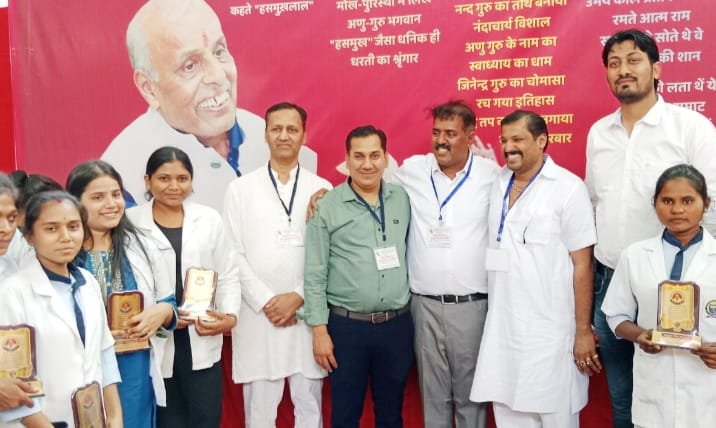 समाजसेवी हसमुखलाल वागरेचा की प्रथम पुण्यतिथि पर ऐतिहासिक स्वास्थ्य शिविर संपन्न, हजारों मरीजों ने लिया लाभ | New India Times