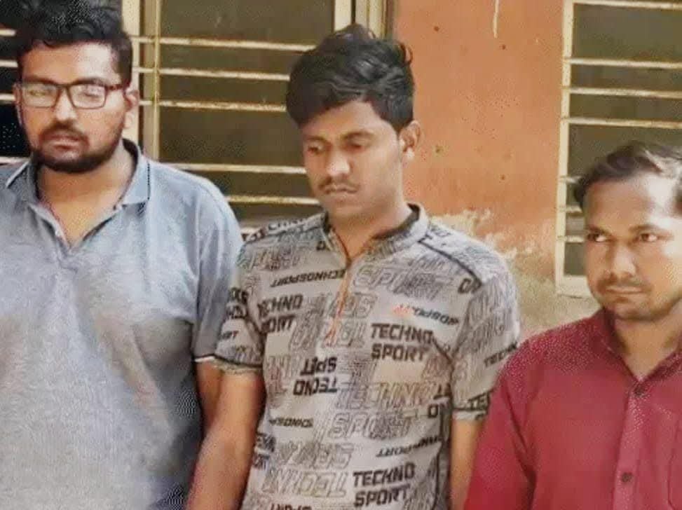 महिलाओं को नहाते हुए वीडियो रिकॉर्ड करने वाले युवकों को पुलिस ने किया गिरफ्तार | New India Times