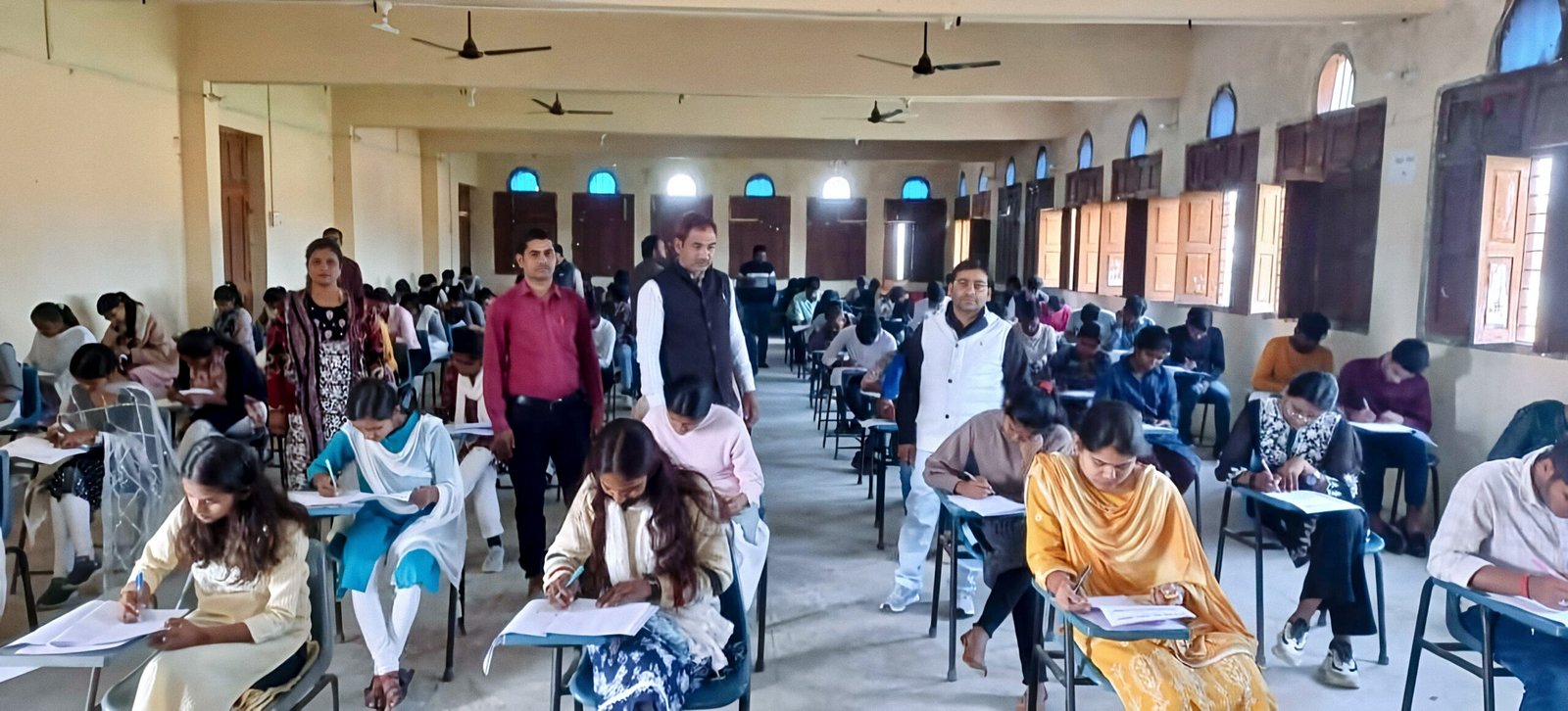 डॉ राम मनोहर लोहिया स्नातकोत्तर महाविद्यालय इटवा में एक दिवसीय शिविर के स्वयंसेवकों में सामान्य ज्ञान प्रतियोगिता का किया गया आयोजन | New India Times