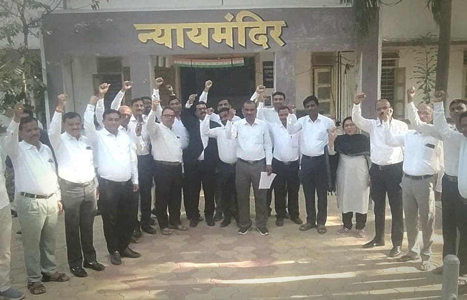 कासिद पर हमला बार कौंसिल का काम बंद आंदोलन, सावंत को धमकी के खिलाफ़ सड़क पर उतरे पुरोगामी संगठन | New India Times