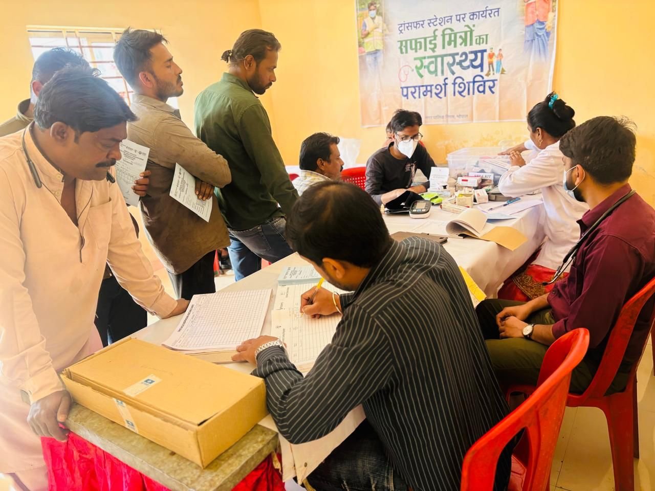 सीएमएचओ कार्यालय व नगर निगम की संयुक्त पहल पर शहर के विभिन्न गार्बेज ट्रांसफर स्टेशंस में लग रहे स्वास्थ्य परीक्षण शिविर 1 सीएमएचओ कार्यालय व नगर निगम की संयुक्त पहल पर शहर के विभिन्न गार्बेज ट्रांसफर स्टेशंस में लग रहे स्वास्थ्य परीक्षण शिविर | New India Times