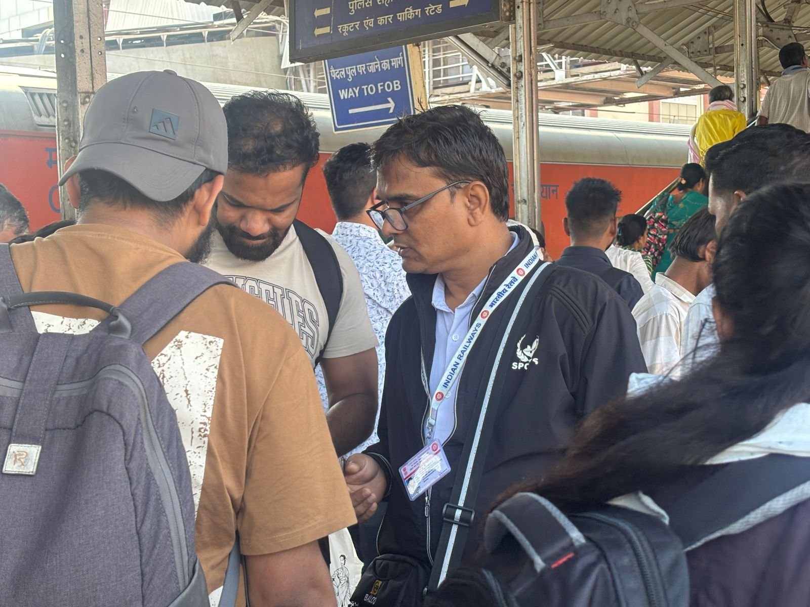 भोपाल स्टेशन पर 'किलाबंदी' टिकट चेकिंग अभियान में बिना टिकट यात्रा करते पकड़े गए 110 यात्री | New India Times