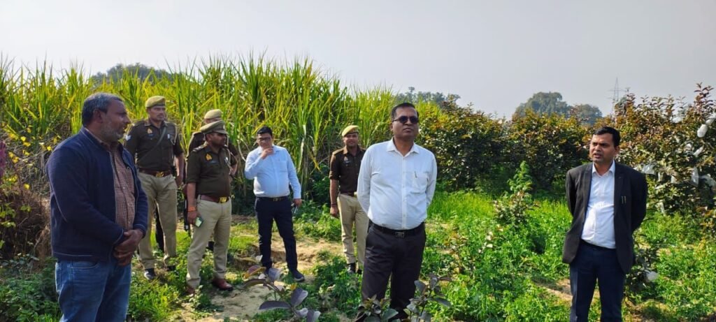 प्रदेश में संचालित उपघटक पर ड्रॉप मोर क्राप-माइकोइरीगेशन का डीएम ने किया निरीक्षण 2 प्रदेश में संचालित उपघटक पर ड्रॉप मोर क्राप-माइकोइरीगेशन का डीएम ने किया निरीक्षण | New India Times