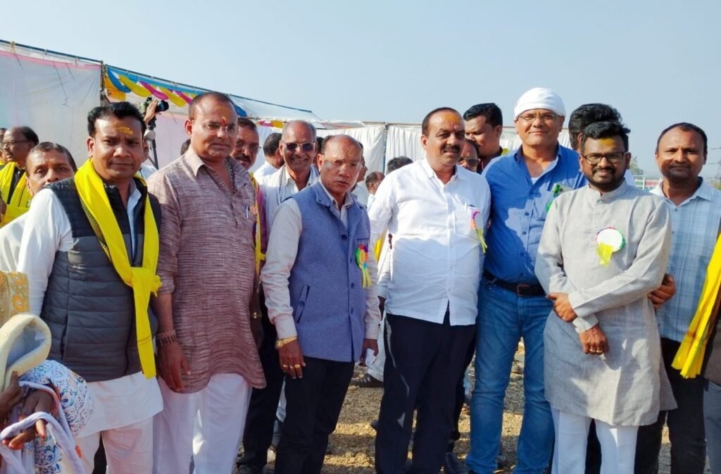 पांढुर्णा बड़ादेव धर्मगुरु पारी कुपार लिंगों एवं महान संगीत गुरू हीरा सुखा प्रकृति शक्ति प्रतिमा की स्थापना 3 पांढुर्णा बड़ादेव धर्मगुरु पारी कुपार लिंगों एवं महान संगीत गुरू हीरा सुखा प्रकृति शक्ति प्रतिमा की स्थापना | New India Times