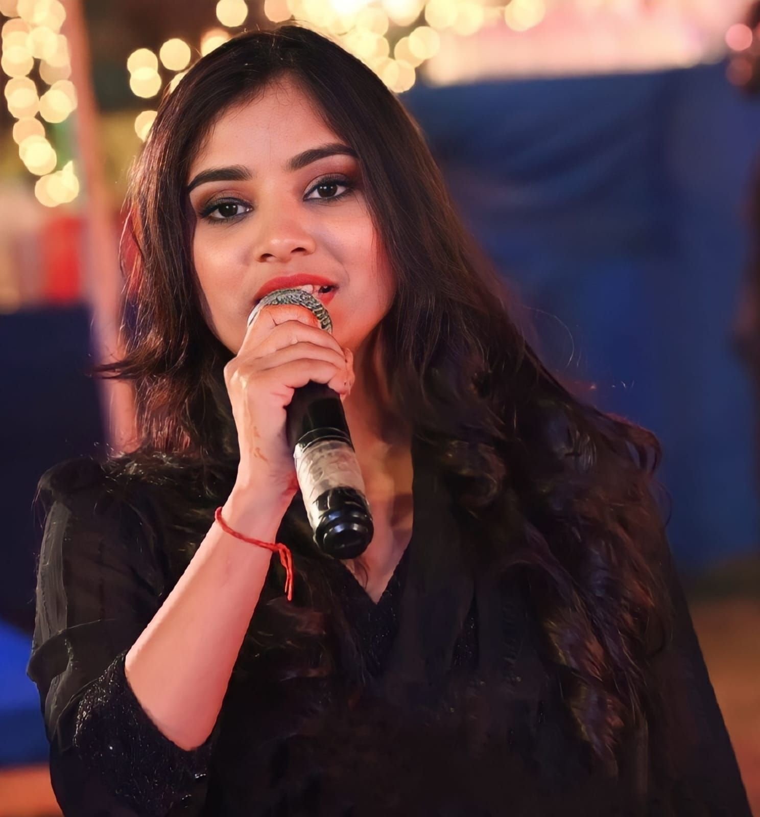 गिरती हुई अर्थव्यवस्था के बीच प्रगति का एकमात्र मार्ग शांति है: अक्षिता आशीष | New India Times