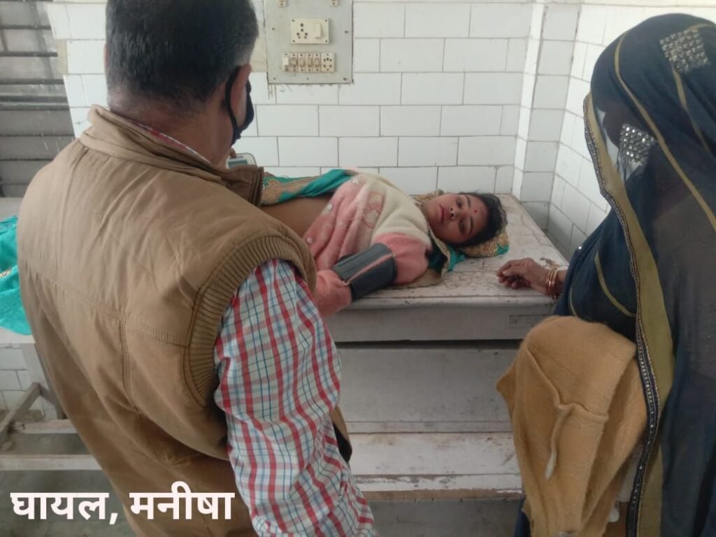 सड़क हादसे में 4 लोगों की मौत, कई घायल | New India Times