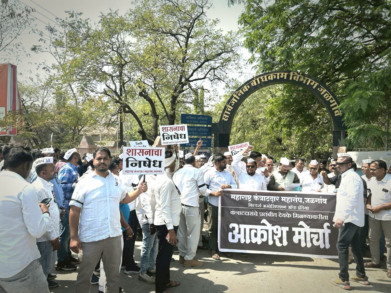 दरबारी तलातुम में फंसी गुतेदारों की कश्ती, JNPT से अरब समंदर में उतरा 2047 का जहाज़ | New India Times