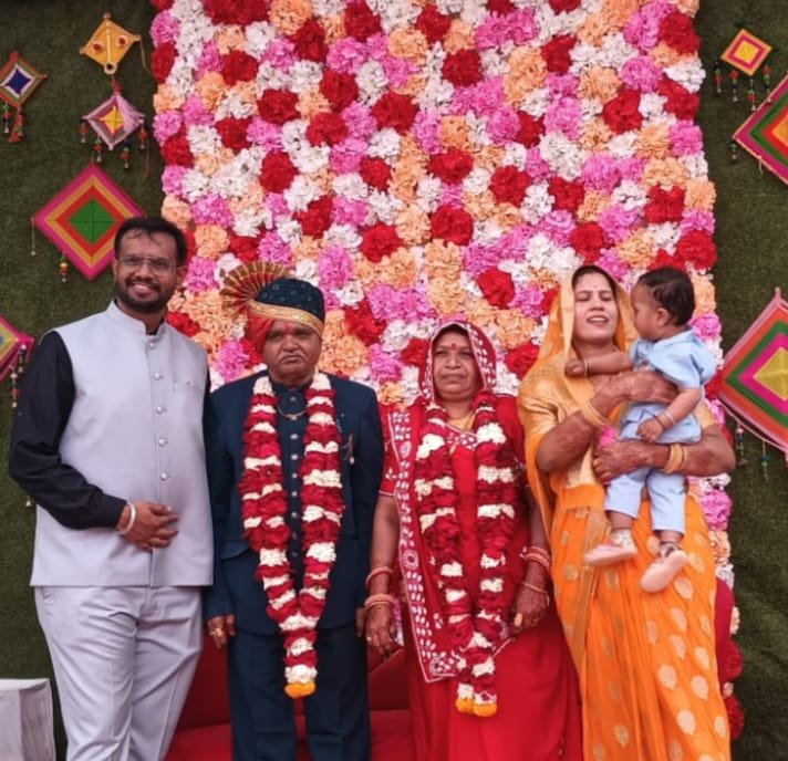 सेवानिवृत होने पर शिक्षा विभाग के लेखापाल श्री वर्मा का सम्मान पत्रकारों ने किया | New India Times