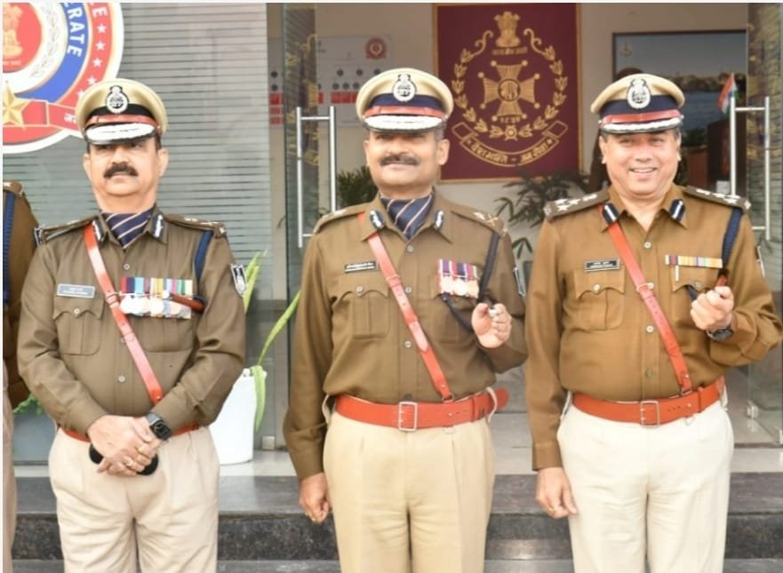 रमज़ान के महीने में होली का त्योहार शांतिपूर्ण तरीके से बनाने के लिए गस्त में 1000 का टारगेट, कमिश्नरेट में कॉम्बिन्ग गश्त से विगत वर्षों की तुलना में महिला अपराध एवं अन्य गम्भीर अपराधों में आई है कमी | New India Times