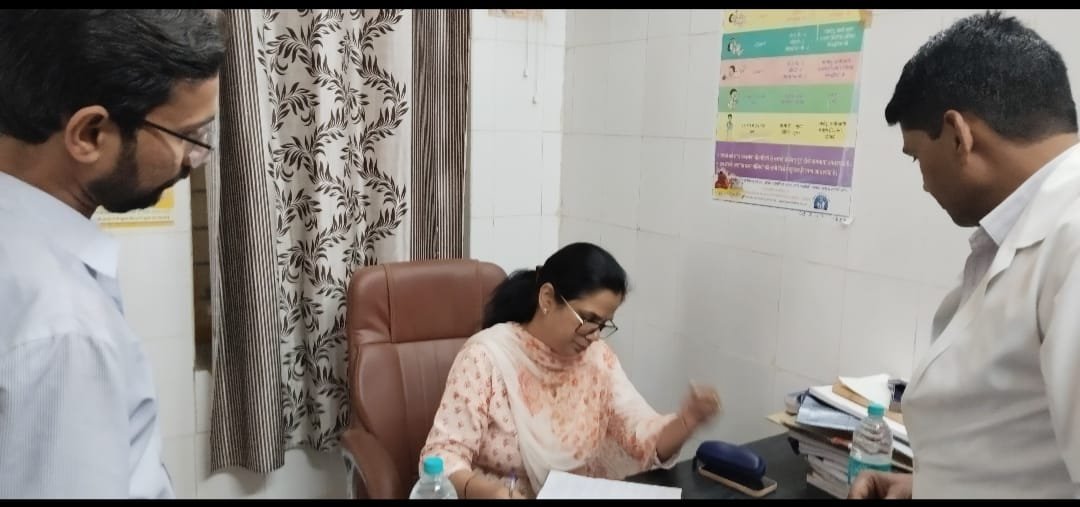 सचिव जिला विधिक सेवा प्राधिकरण रेखा यादव ने किया सीएचसी सैंपऊ मैटरनिटी होम प्रसूति गृह का निरीक्षण | New India Times