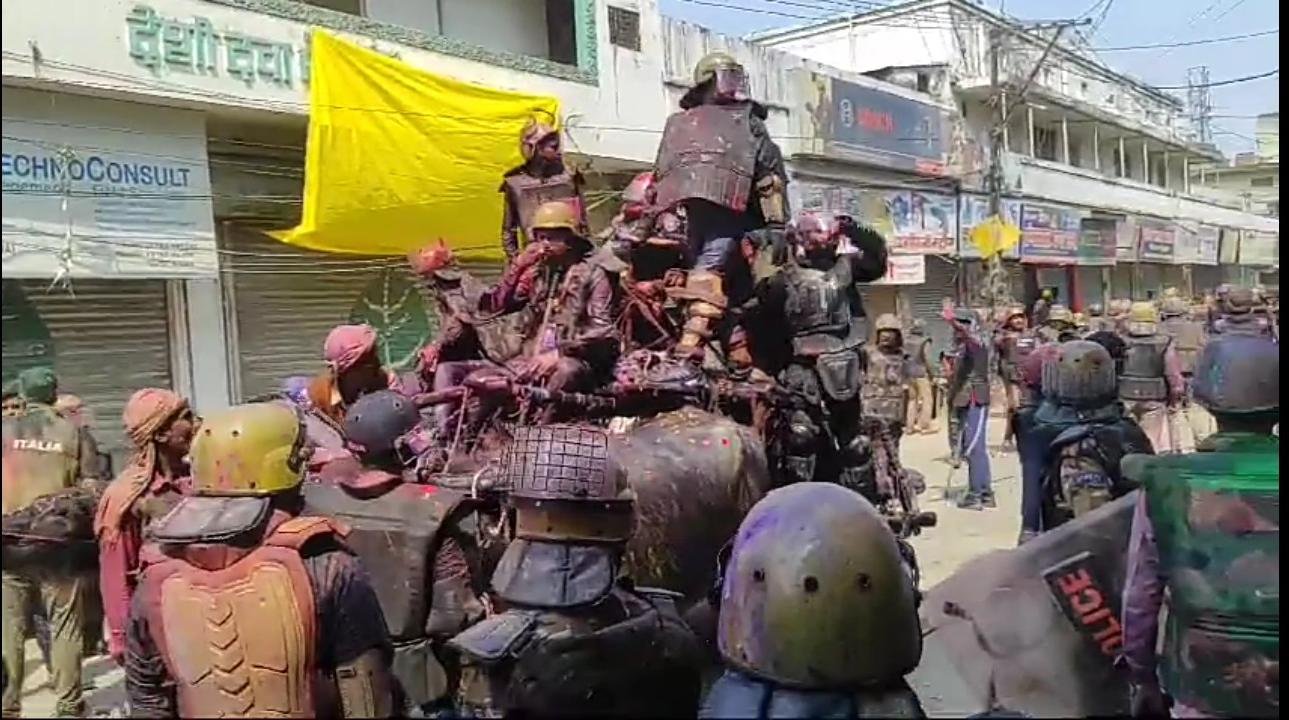 शाहजहांपुर में लाट साहब का जुलूस सकुशल संपन्न | New India Times