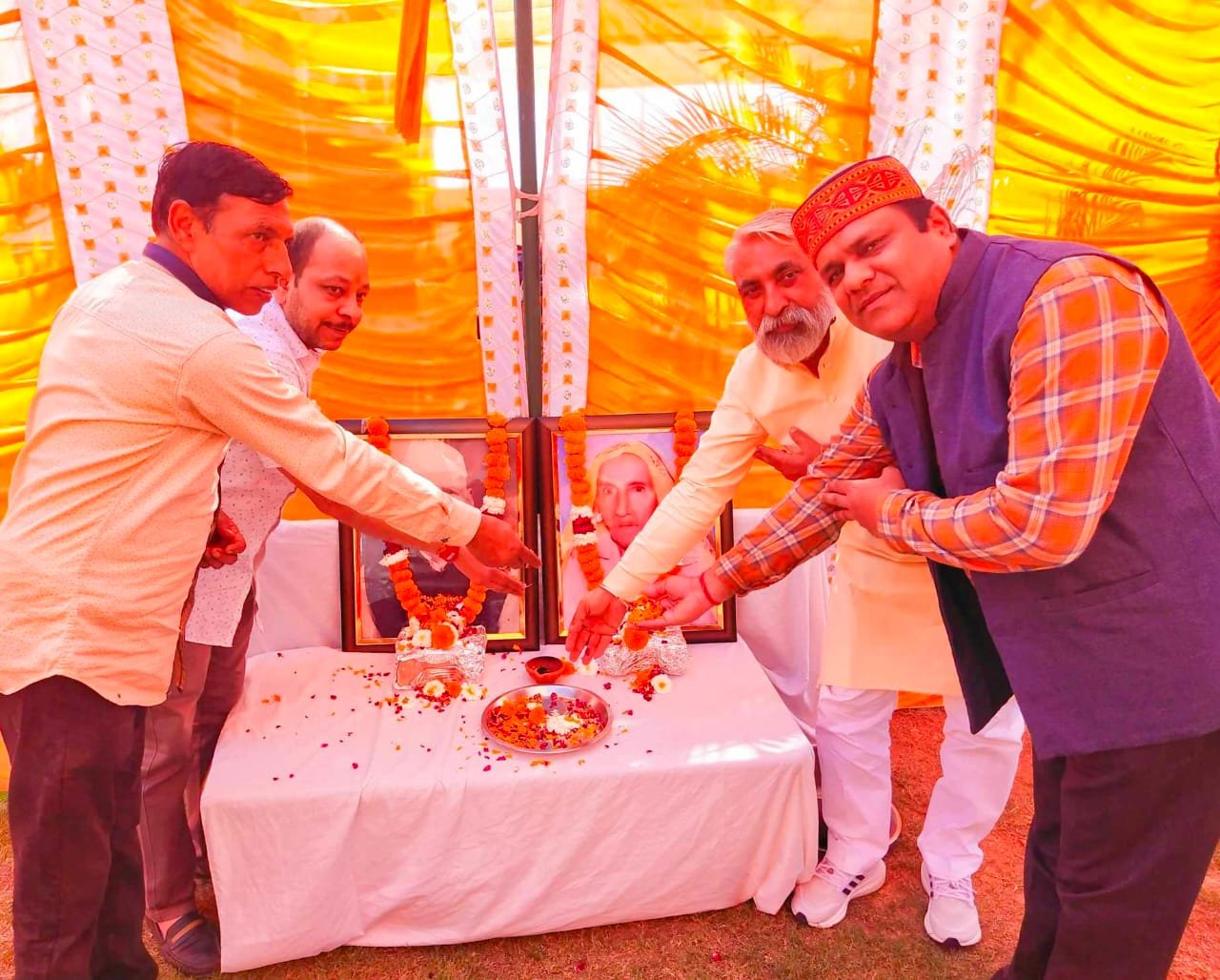 स्मृति दिवस पर बावली गांव में समाजसेवी पिरथी सिंह और कबूली देवी को सैकड़ों लोगों ने दी श्रद्धांजली | New India Times