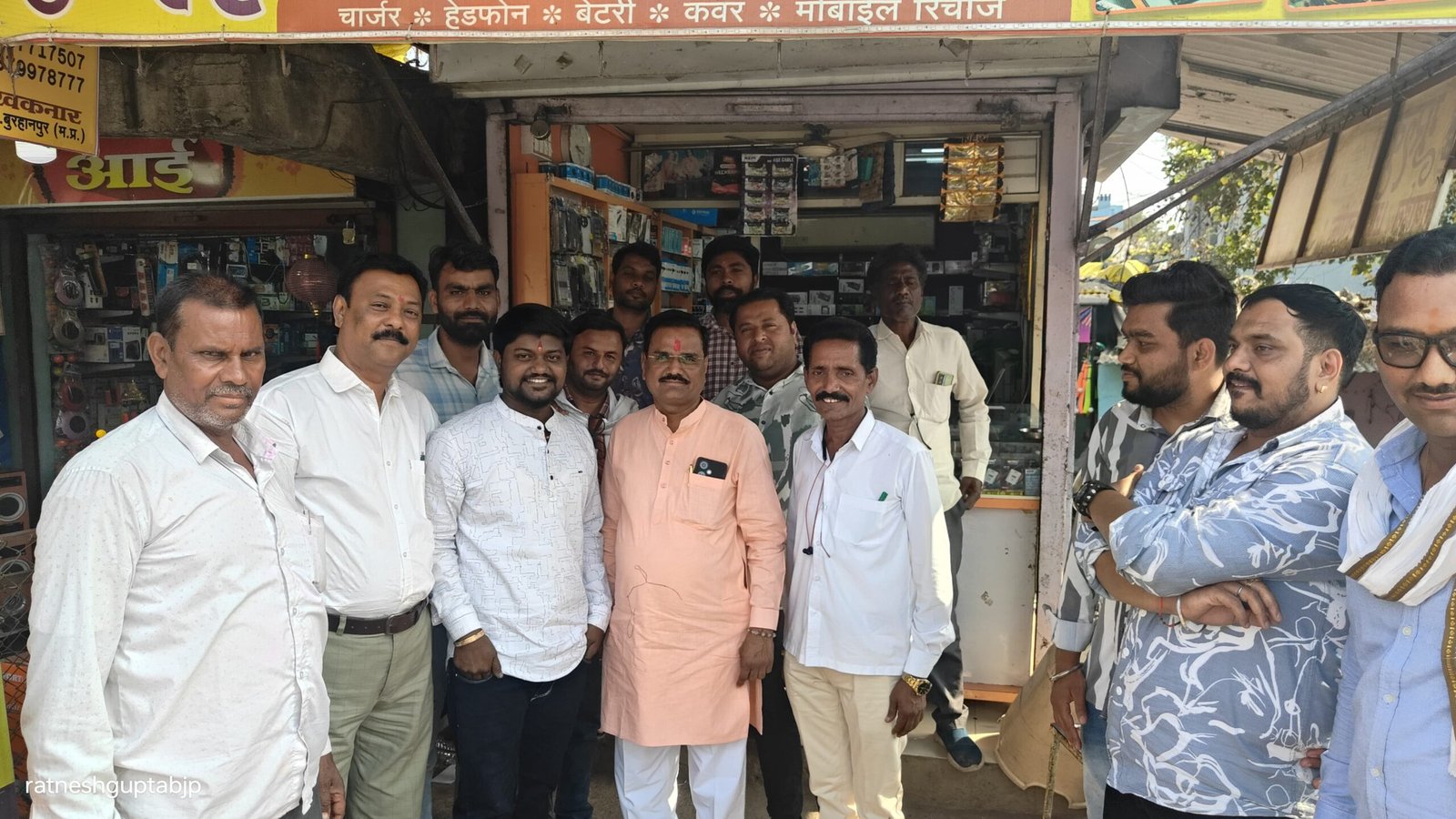 भाजपा जिलाध्यक्ष ने नेपानगर विधानसभा के खकनार मंडल के अल्प प्रवास पर कार्यकर्ताओं और पदाधिकारियों से की भेंट, शोक संवेदना व्यक्त कर कुशलक्षेम जाना | New India Times