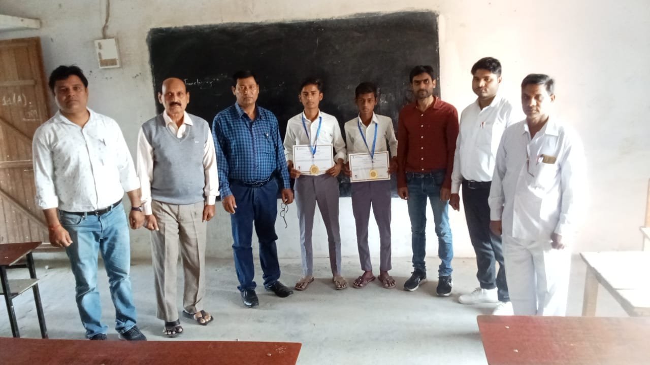रईस अहमद इंटर कालेज इटवा के दो चयनित छात्रों को प्रमाण पत्र व मेडल देकर किया गया सम्मानित | New India Times