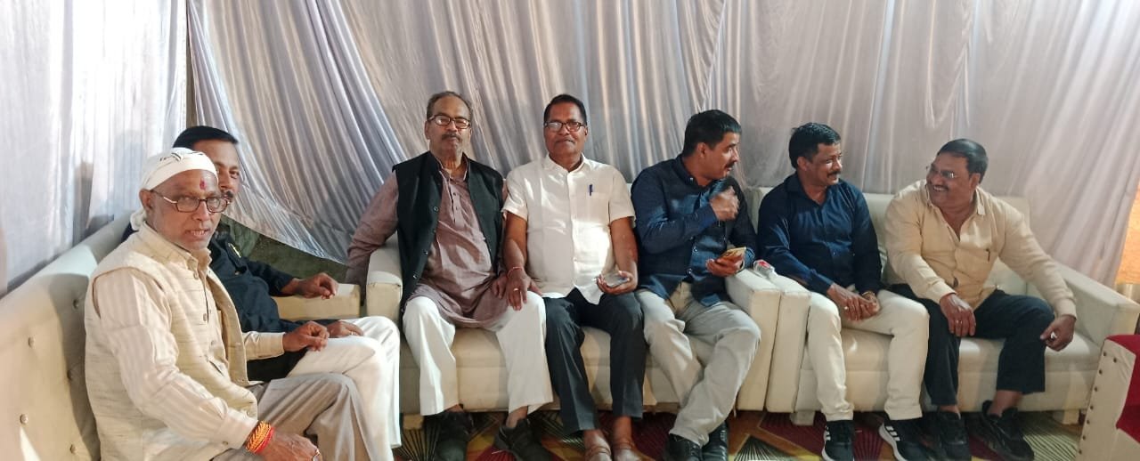 मुख्यमंत्री/जिलाधिकारी गोरखपुर को ट्वीट कर की टी०आर० 27 से ईद/नवरात्रि पर वेतन की मांग | New India Times