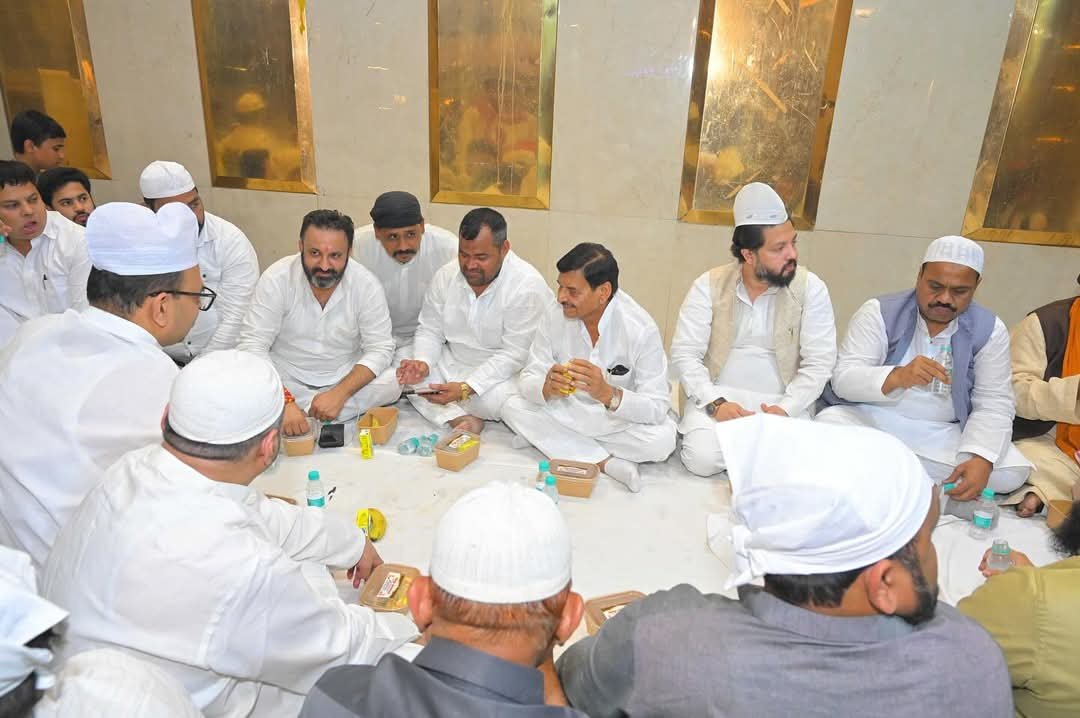 डाॅ रशीद चौधरी परिवार द्वारा आयोजित रोजा इफ़्तार पार्टी में सभी धर्मों के लोगों का एक साथ इकट्ठा होना देश में एकता और भाईचारे का संदेश देता है: शिवपाल यादव  | New India Times