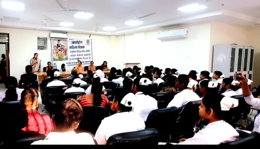 महिलाओं को आगे बढ़ाने में सिर्फ महिलाओं का ही नहीं बल्कि पुरुषों का भी बराबर का योगदन रहा है: सब जज शिल्पा प्रशांत मिश्रा | New India Times