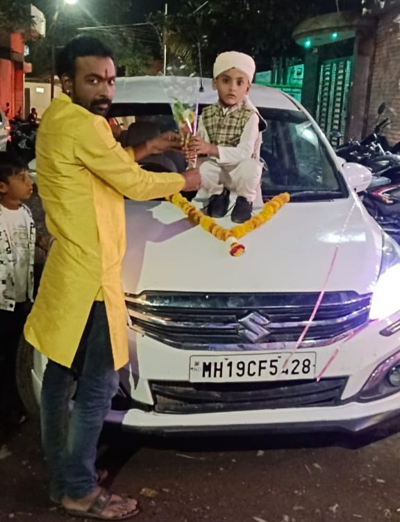 नन्हे रोजदार की मोहब्बत में जाति धर्म छोड़ पेश की हिन्दू मुस्लिम एकता की मिसाल | New India Times