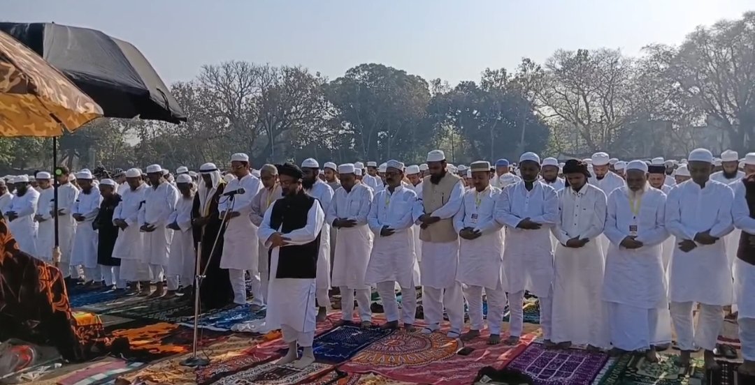 देशभर में धूमधाम से मनाई गई ईद उल फितर, नमाज़ अदा कर अमन की दुआ मांगते हुए एक दूसरे के गले मिलकर दी गई बधाईयां | New India Times