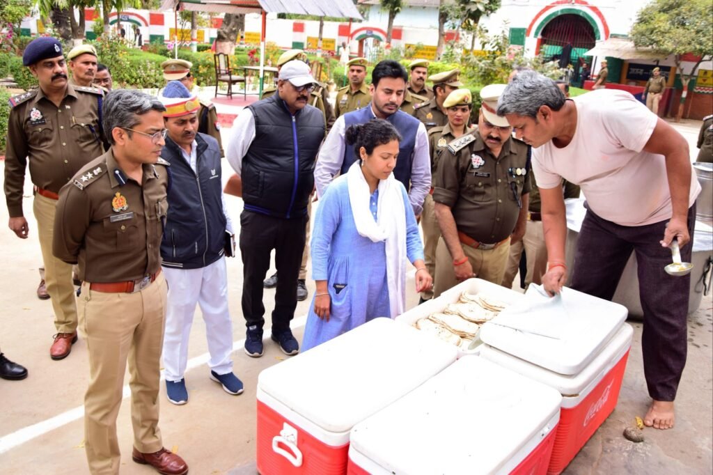 डीएम-एसपी ने किया जिला कारागार का औचक निरीक्षण, दिए निर्देश, बंदियों से बात कर लिया सुविधाओं का फीडबैक, परखी खाने की गुणवत्ता 2 डीएम-एसपी ने किया जिला कारागार का औचक निरीक्षण, दिए निर्देश, बंदियों से बात कर लिया सुविधाओं का फीडबैक, परखी खाने की गुणवत्ता | New India Times