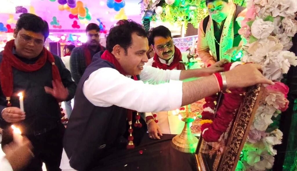 ब्रज प्रेस क्लब के होली मिलन महोत्सव में मस्ती में नजर आये ब्रज के गणमान्य, पूर्व ऊर्जा मंत्री एवं विधायक श्रीकान्त शर्मा ने दीप प्रज्जवलित कर के किया शुभारंभ 2 ब्रज प्रेस क्लब के होली मिलन महोत्सव में मस्ती में नजर आये ब्रज के गणमान्य, पूर्व ऊर्जा मंत्री एवं विधायक श्रीकान्त शर्मा ने दीप प्रज्जवलित कर के किया शुभारंभ | New India Times